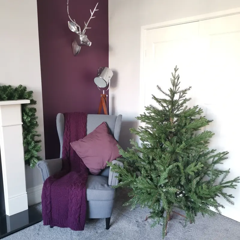 153cm Glenshee Spruce Artificial Christmas Tree – Natural-Looking PE/PVC Branches