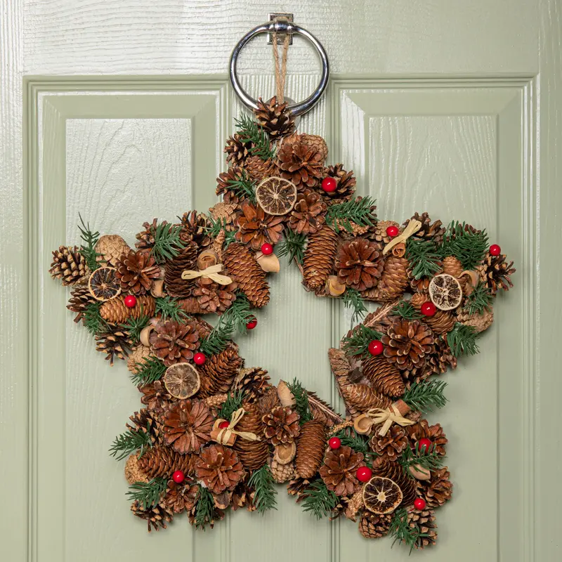 45cm Winter Spice Hanging Wreath: Pinecones, Red Berries & Dried Fruit Accents