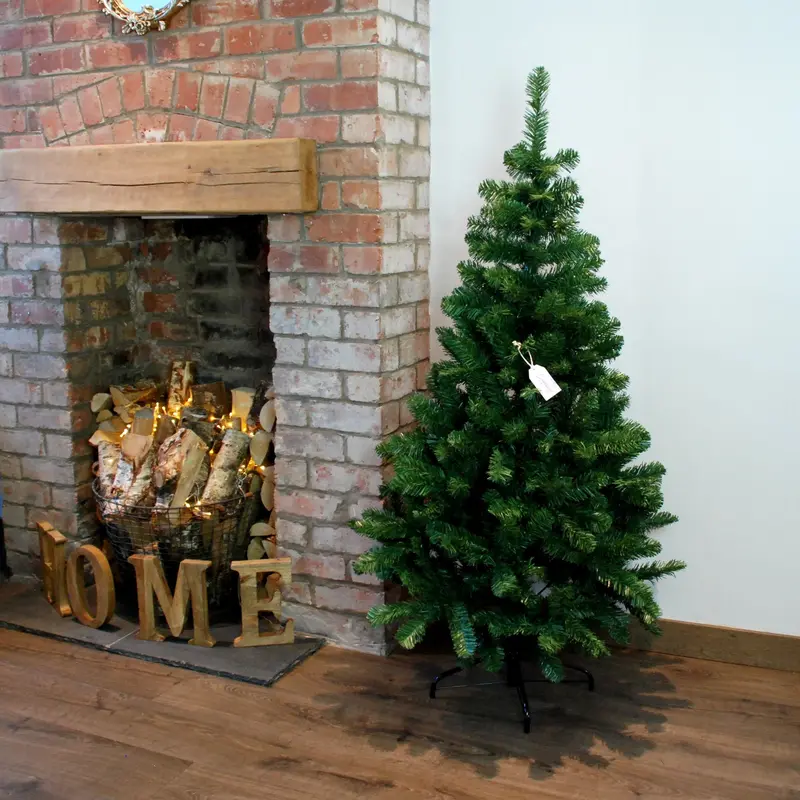 6ft Luxury Green Artificial Christmas Tree – 525 Tips, 115cm Base Width
