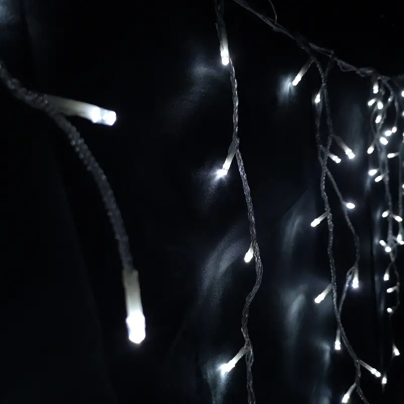 7.5-Meter Cool White Frosted Icicle String Lights with 300 LEDs