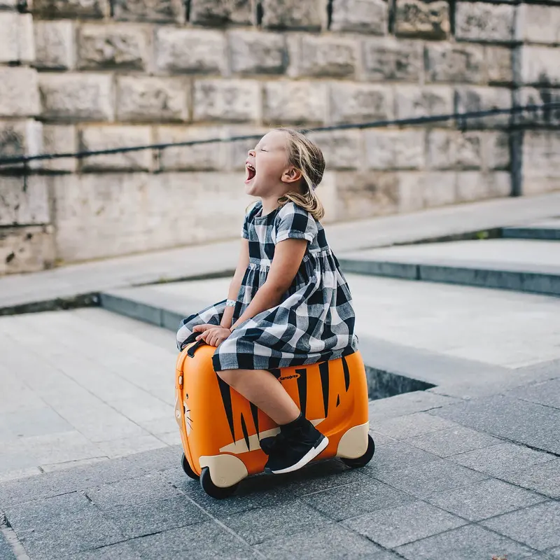 Dream Rider Tiger Kids’ Rolling Luggage