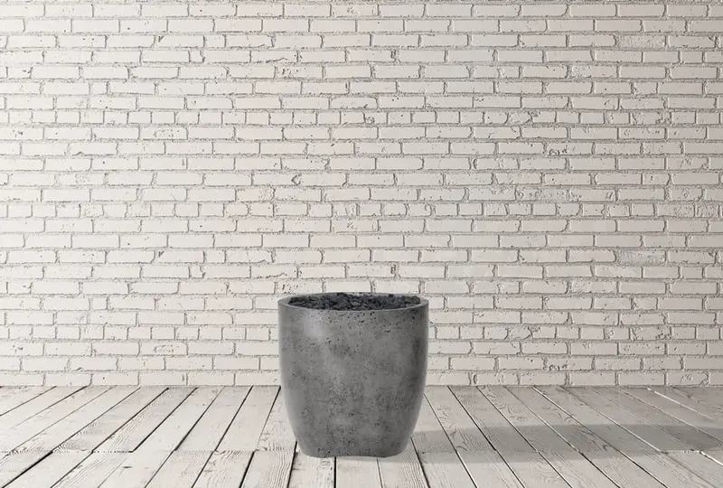 Pentola 2 Fire Bowl – Medium-Scale Curved Vessel, Matte Exterior, Effortless Elegance
