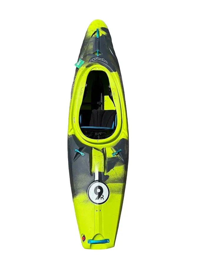 Pyranha 9R Medium Gecko Whitewater Kayak – Pre-Owned