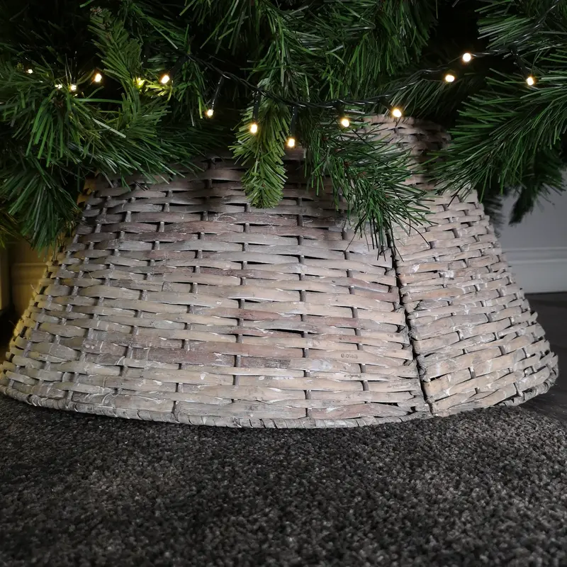 Small Grey-Washed Willow Christmas Tree Skirt – 28cm × 57cm Wicker Rattan Design