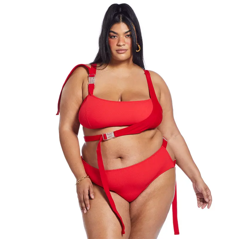Sol Cropped Ribbed Top in Red