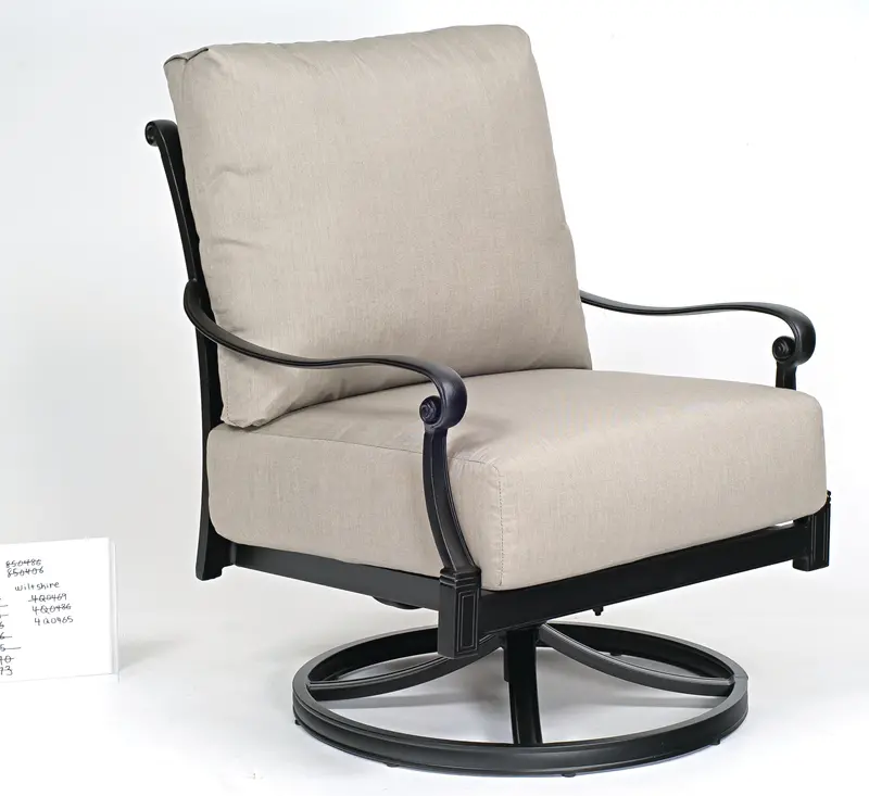Woodard Wiltshire Swivel Lounge Chair